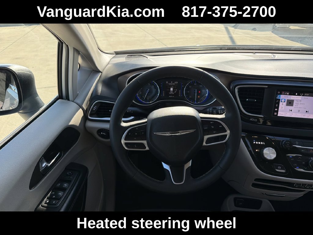 Used 2022 Chrysler Voyager LX FWD image 13