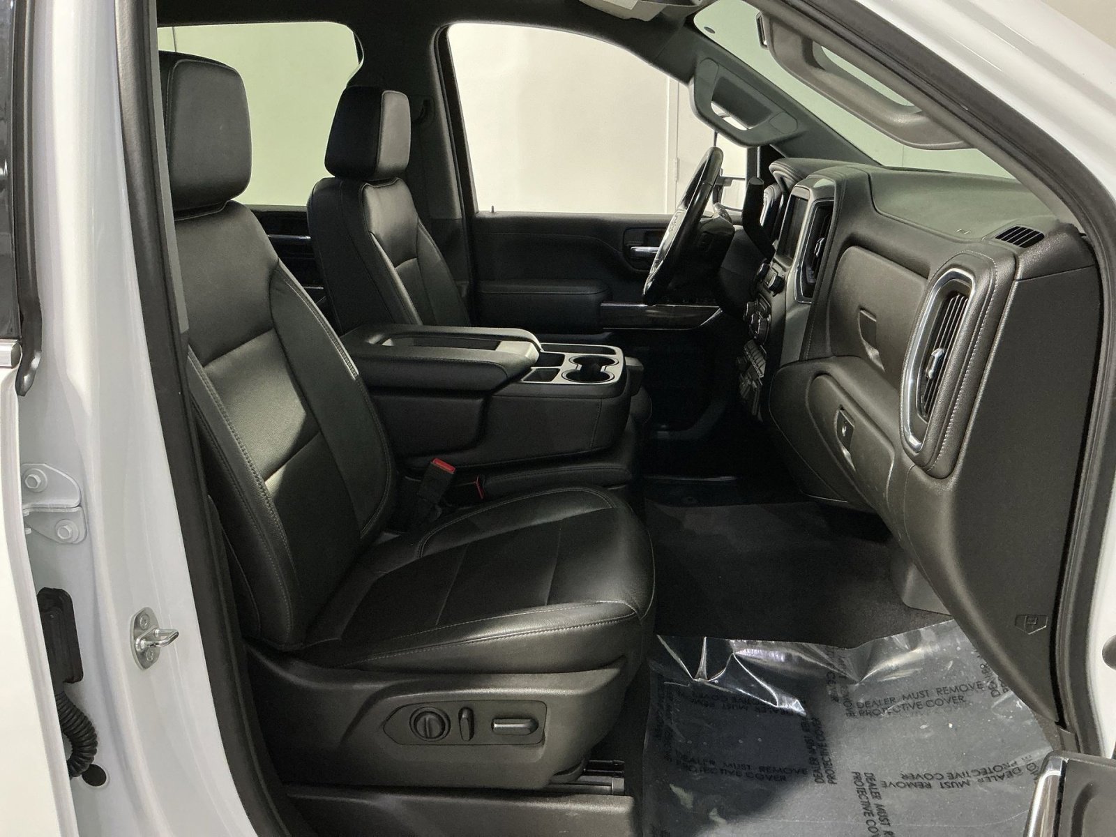 Used 2020 Chevrolet Silverado 2500 LTZ w/ Z71 Off-Road Package image 32