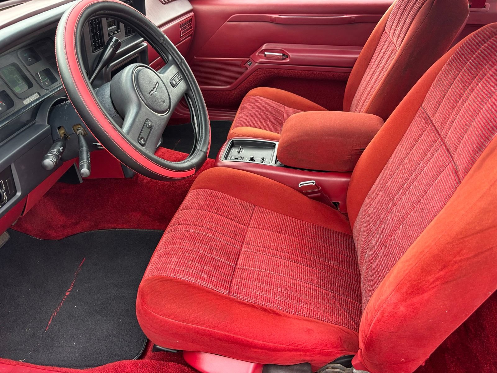 Used 1987 Ford Thunderbird RWD image 14