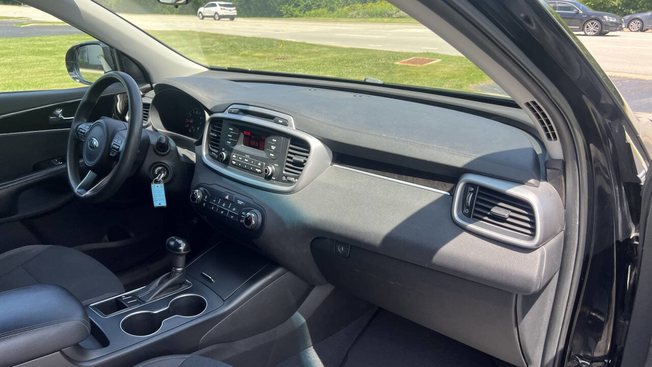 Used 2017 Kia Sorento L image 22
