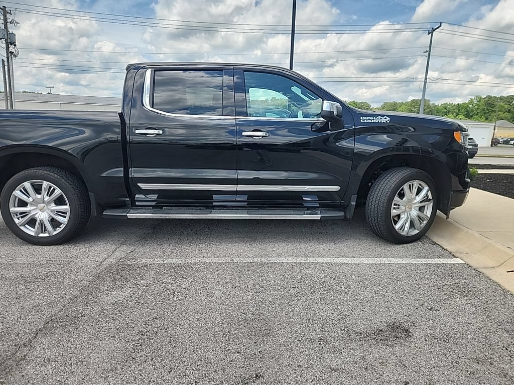 Used 2024 Chevrolet Silverado 1500 High Country w/ High Country Premium Package AWD/4WD image 5