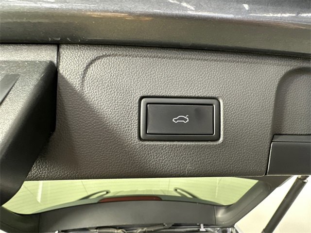 Used 2021 Volkswagen Atlas SE image 11