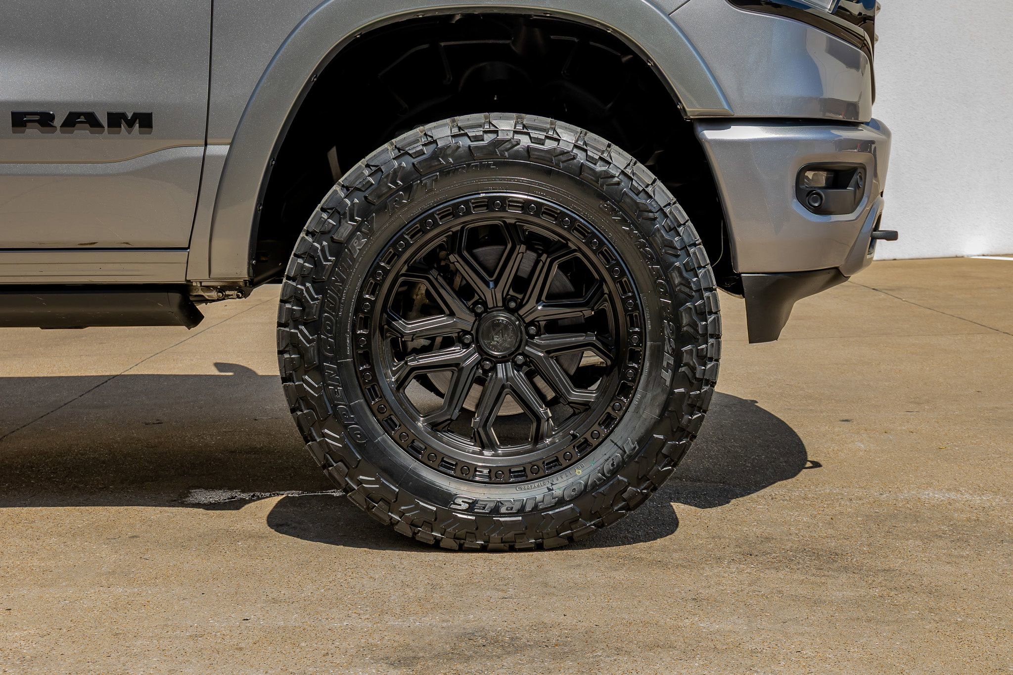 Used 2022 RAM 1500 Limited w/ Night Edition AWD/4WD image 12