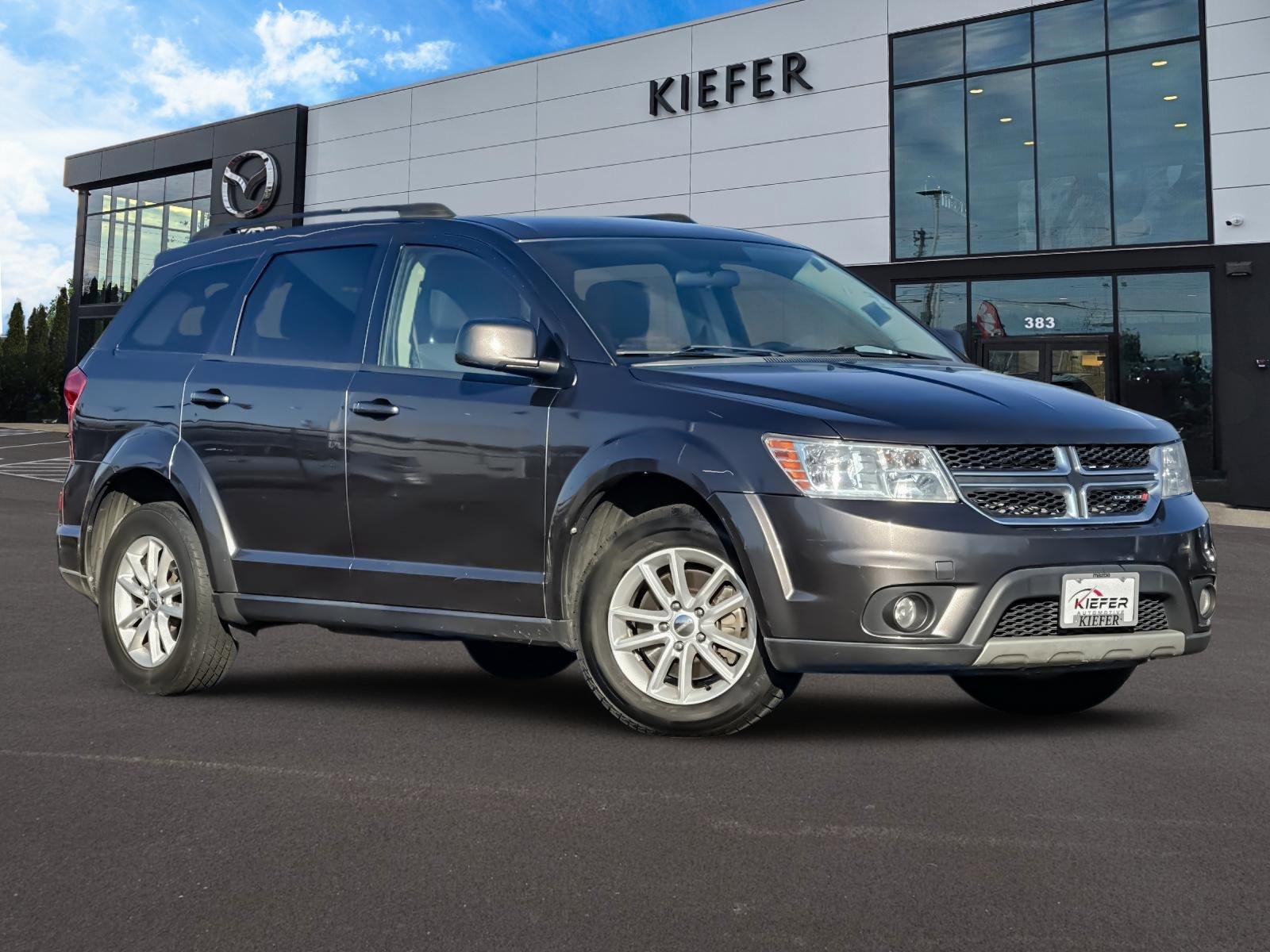 Used 2017 Dodge Journey SXT w/ Comfort/Convenience Group image 2