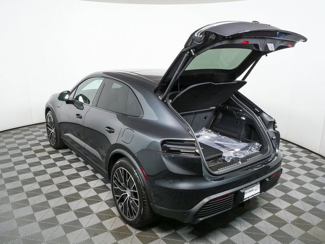 New 2026 Porsche Macan 4S Electric image 33