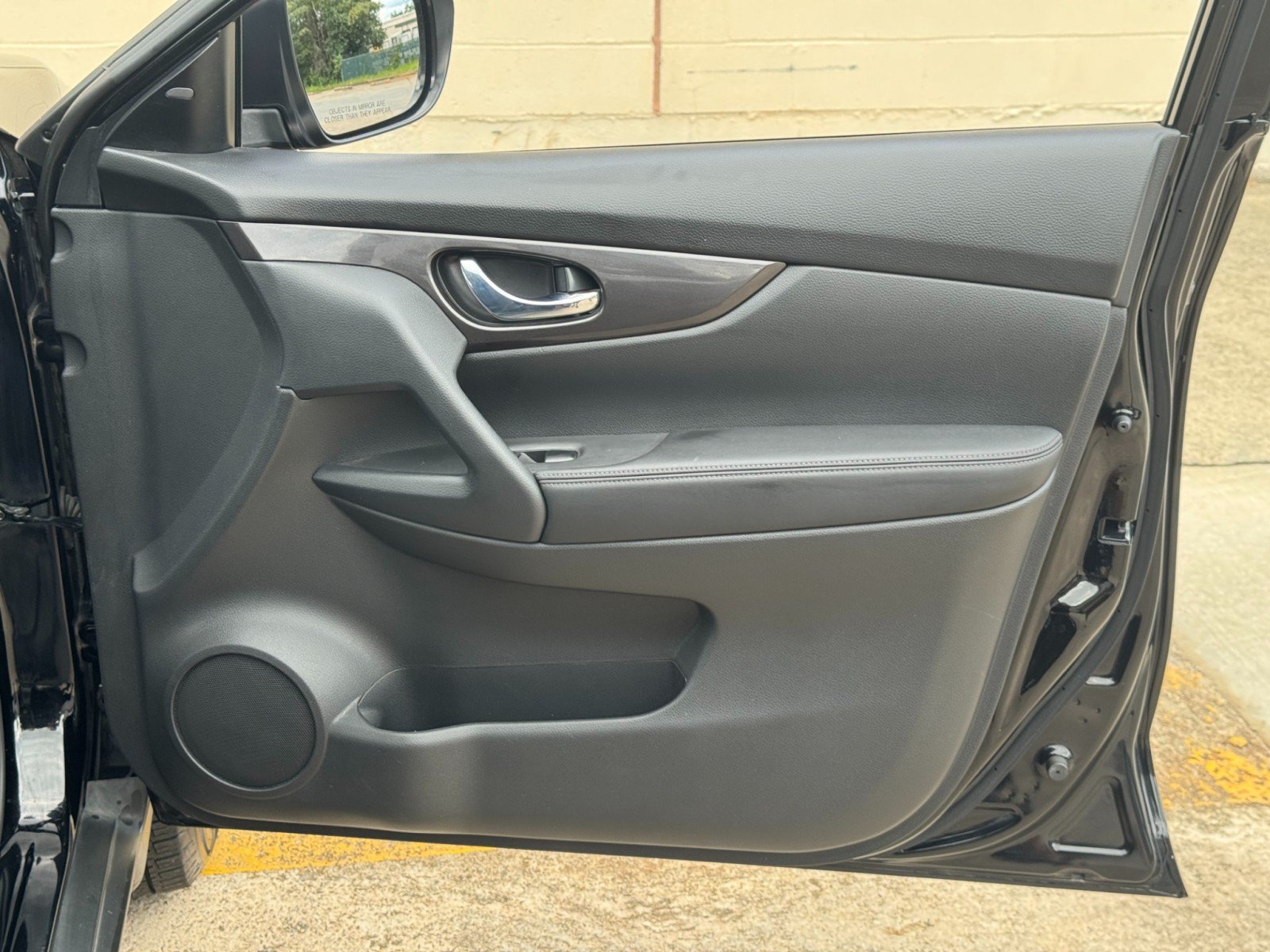Used 2019 Nissan Rogue SV w/ Premium Package FWD image 39