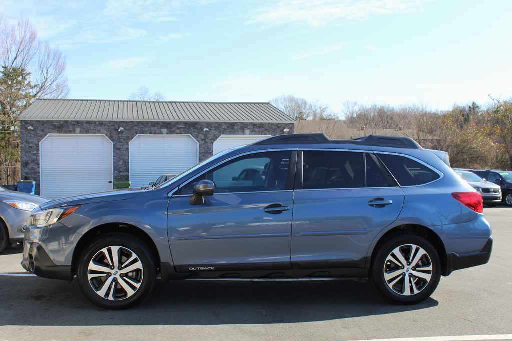 Used 2018 Subaru Outback 2.5i Limited image 11