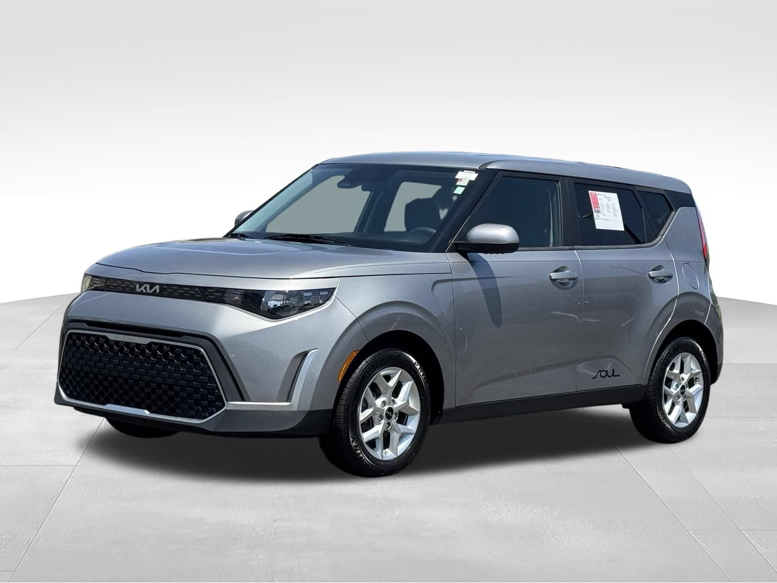 Used 2024 Kia Soul LX w/ Option Group 015 FWD image 9