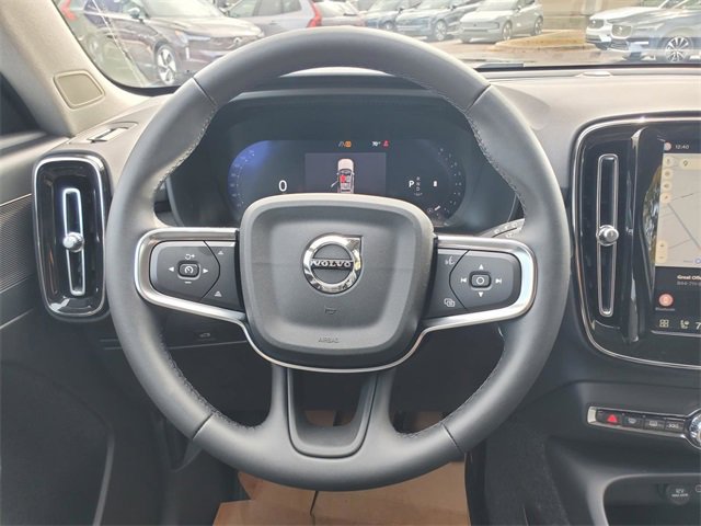 New 2026 Volvo XC40 B5 Core w/ Climate Package image 29