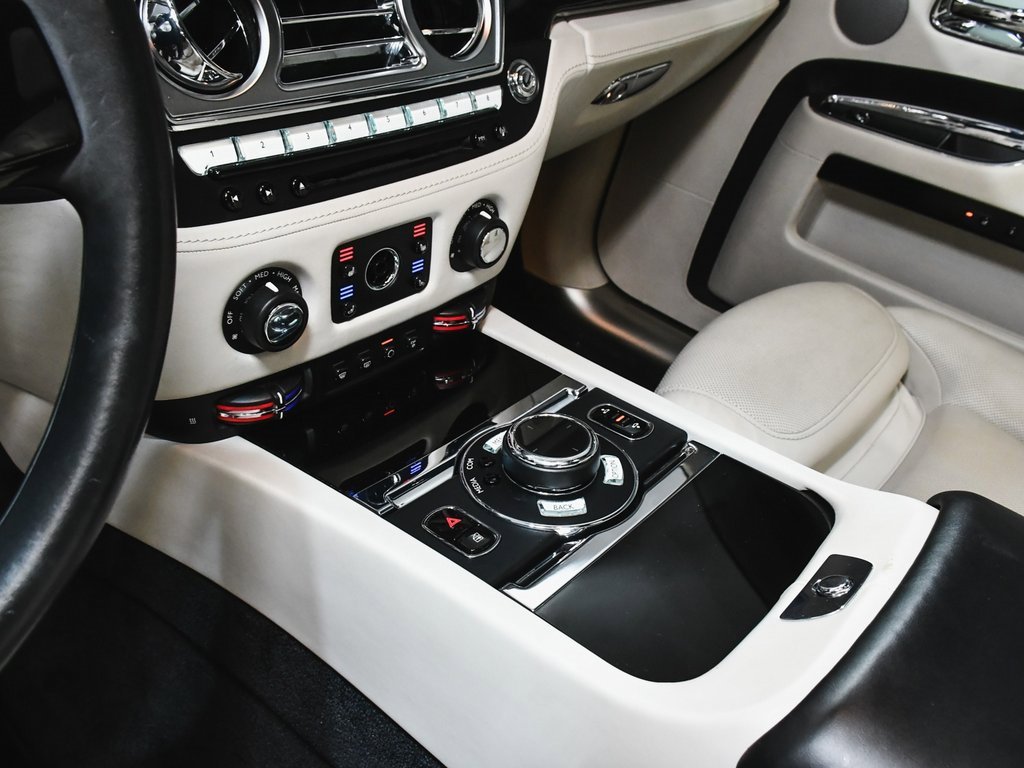 Used 2018 Rolls-Royce Ghost image 38