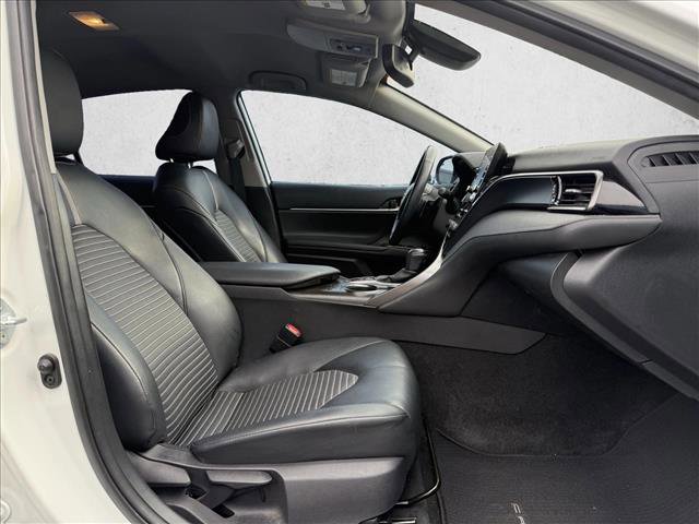 Used 2022 Toyota Camry SE w/ Cold Weather Package image 16