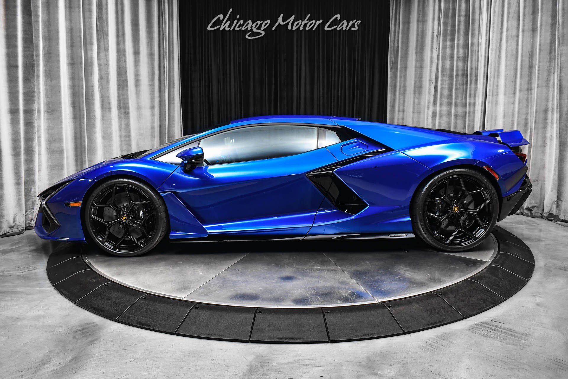 Used 2025 Lamborghini Revuelto image 27