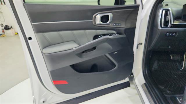 Used 2025 Kia Sorento SX Prestige w/ Sage Leather Package image 22