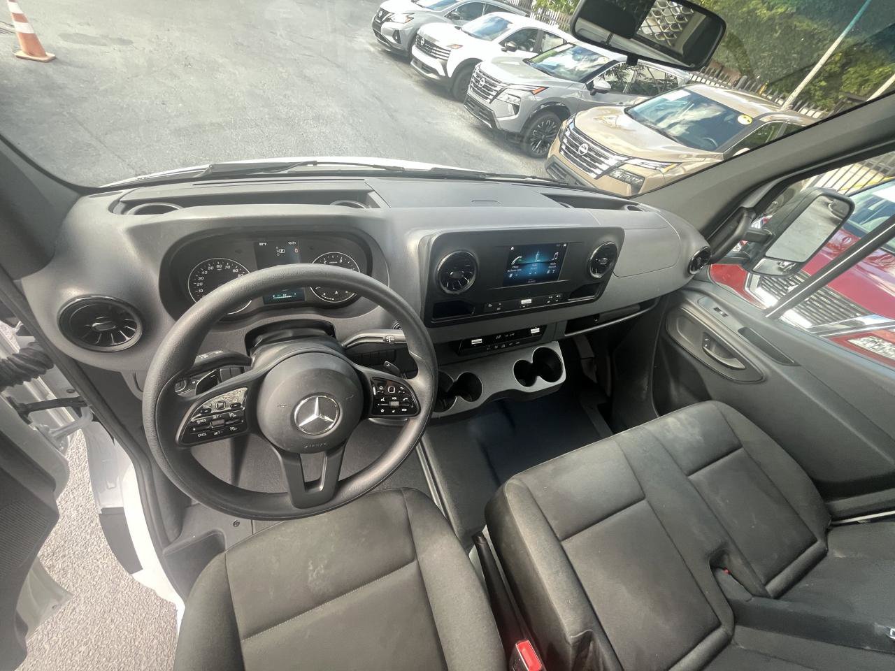 Used 2023 Mercedes-Benz Sprinter 4500 image 15