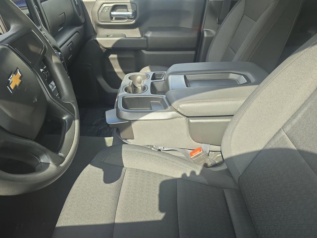 Used 2024 Chevrolet Silverado 2500 Custom w/ Custom Value Package image 12