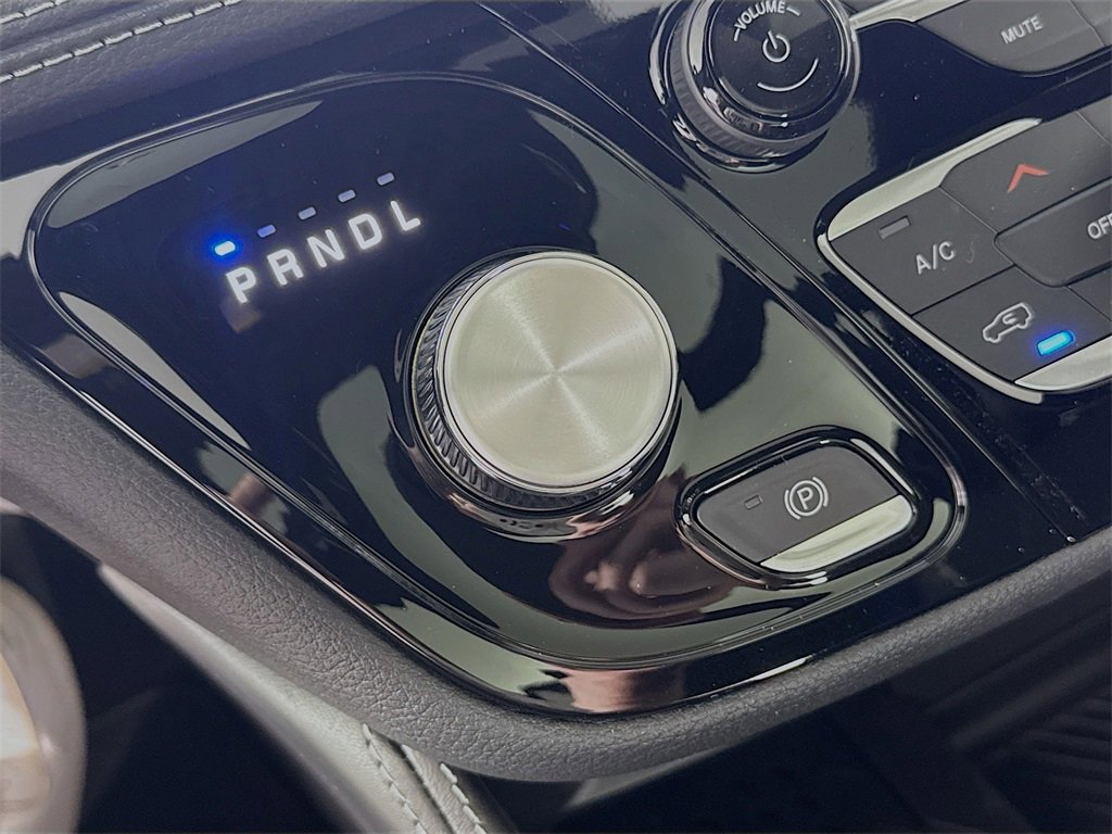New 2026 Chrysler Pacifica Limited image 19