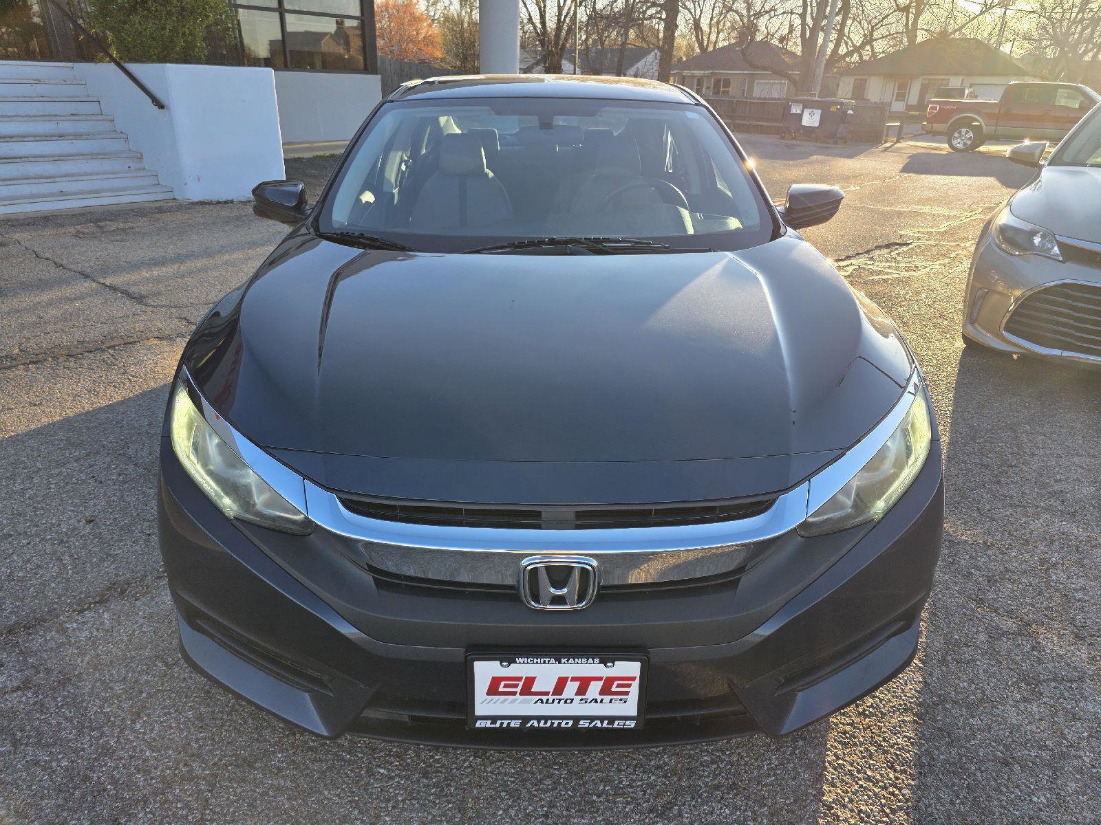 Used 2018 Honda Civic EX image 2
