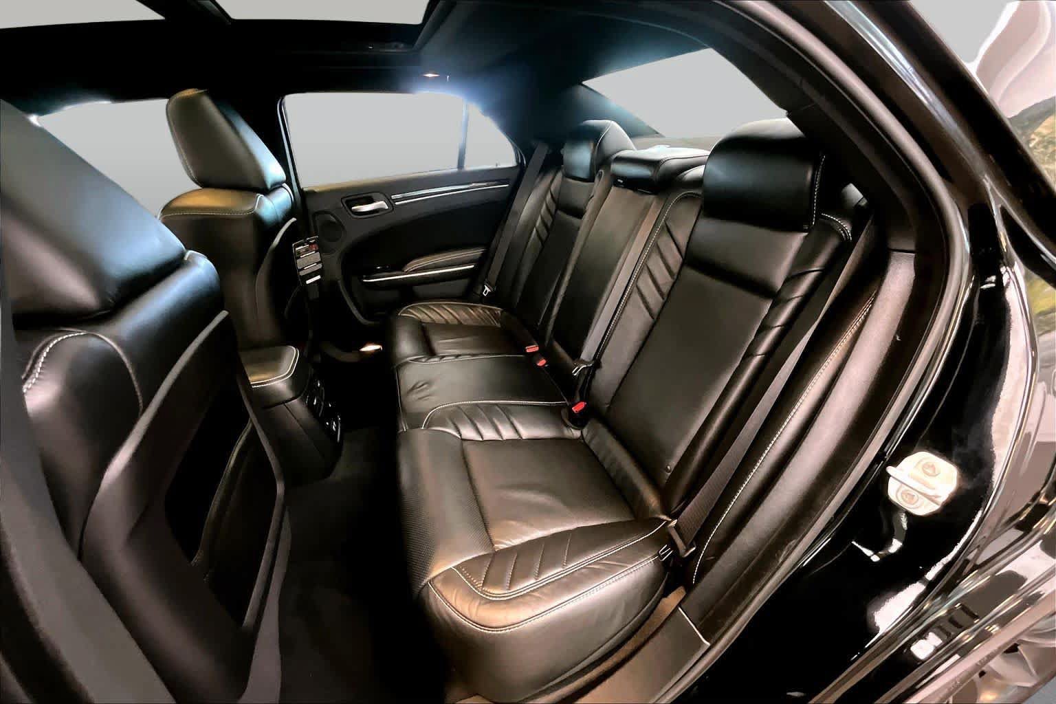 Used 2023 Chrysler 300 C RWD image 21