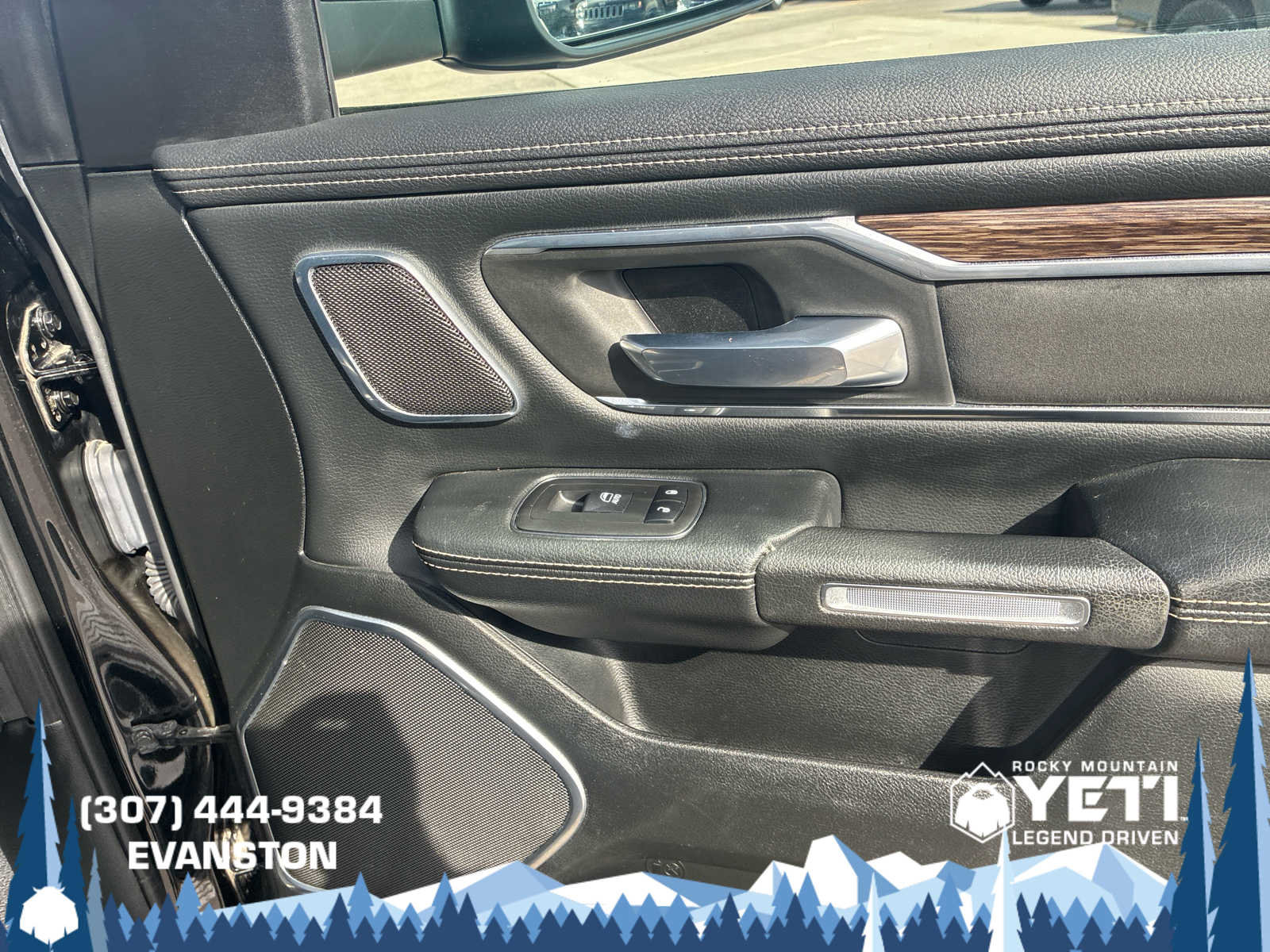 Used 2019 RAM 1500 Laramie AWD/4WD image 32