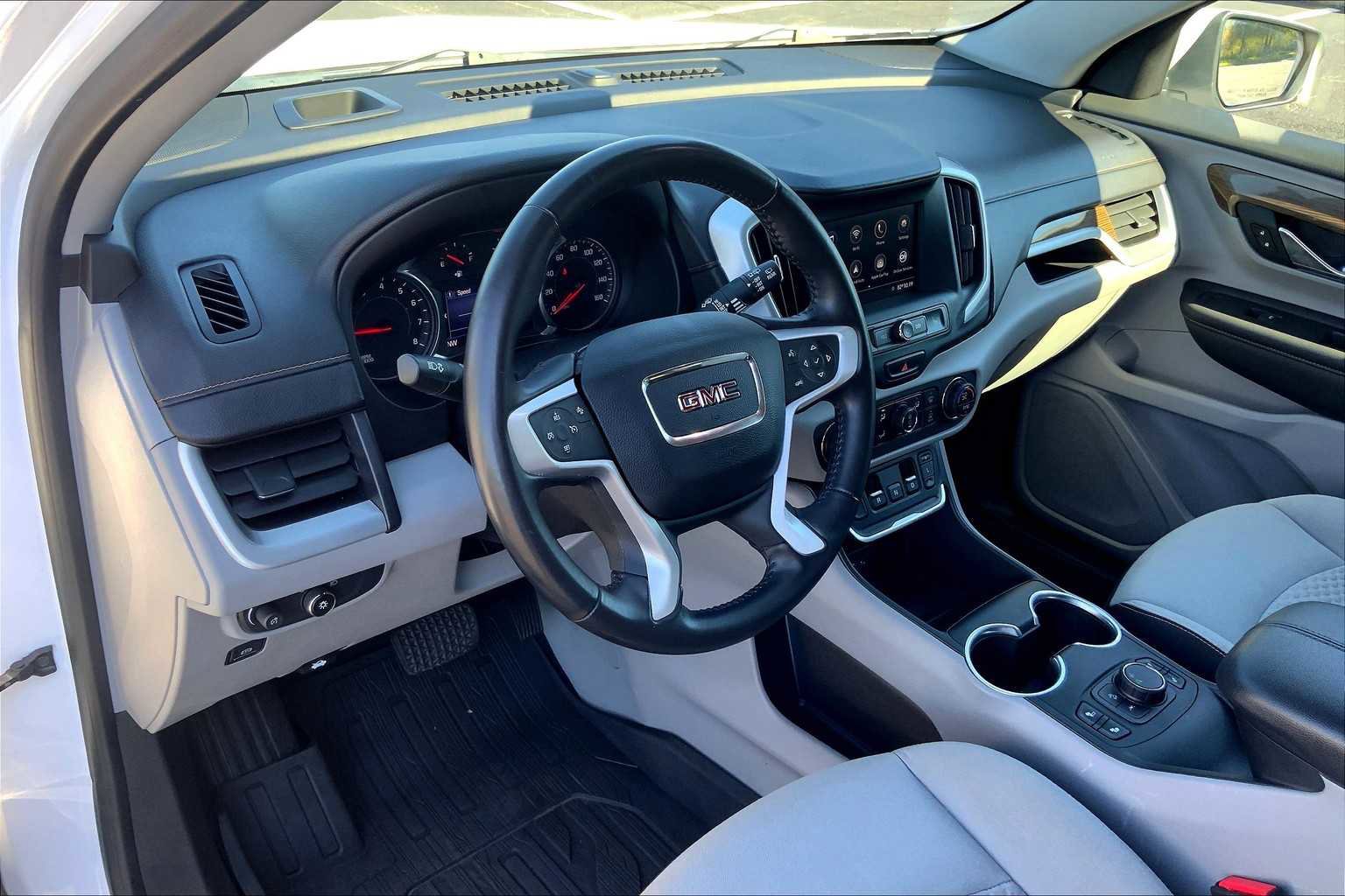 Used 2020 GMC Terrain SLE w/ Driver Convenience Package image 19