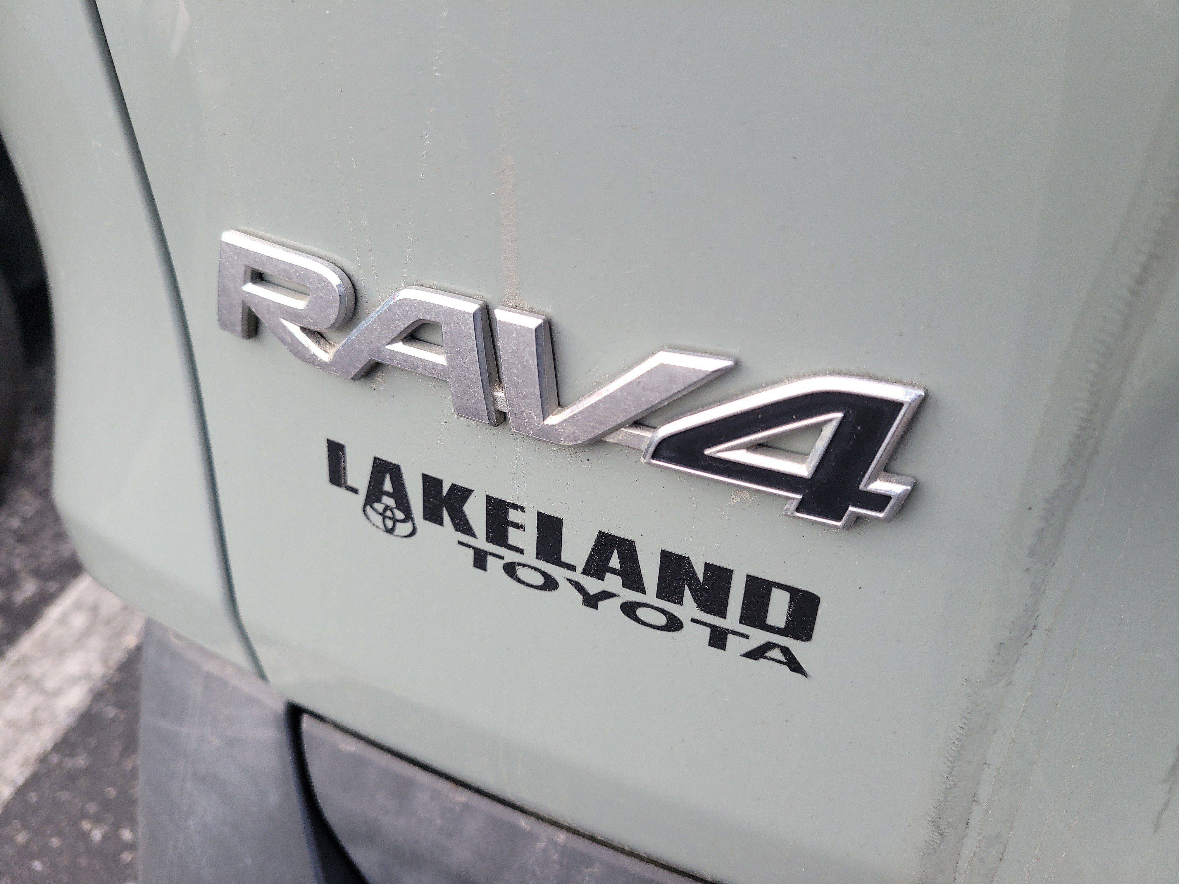 Used 2020 Toyota RAV4 XLE image 11