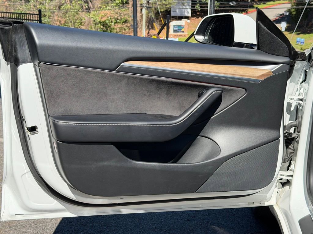 Used 2021 Tesla Model 3 Standard Range Plus image 28