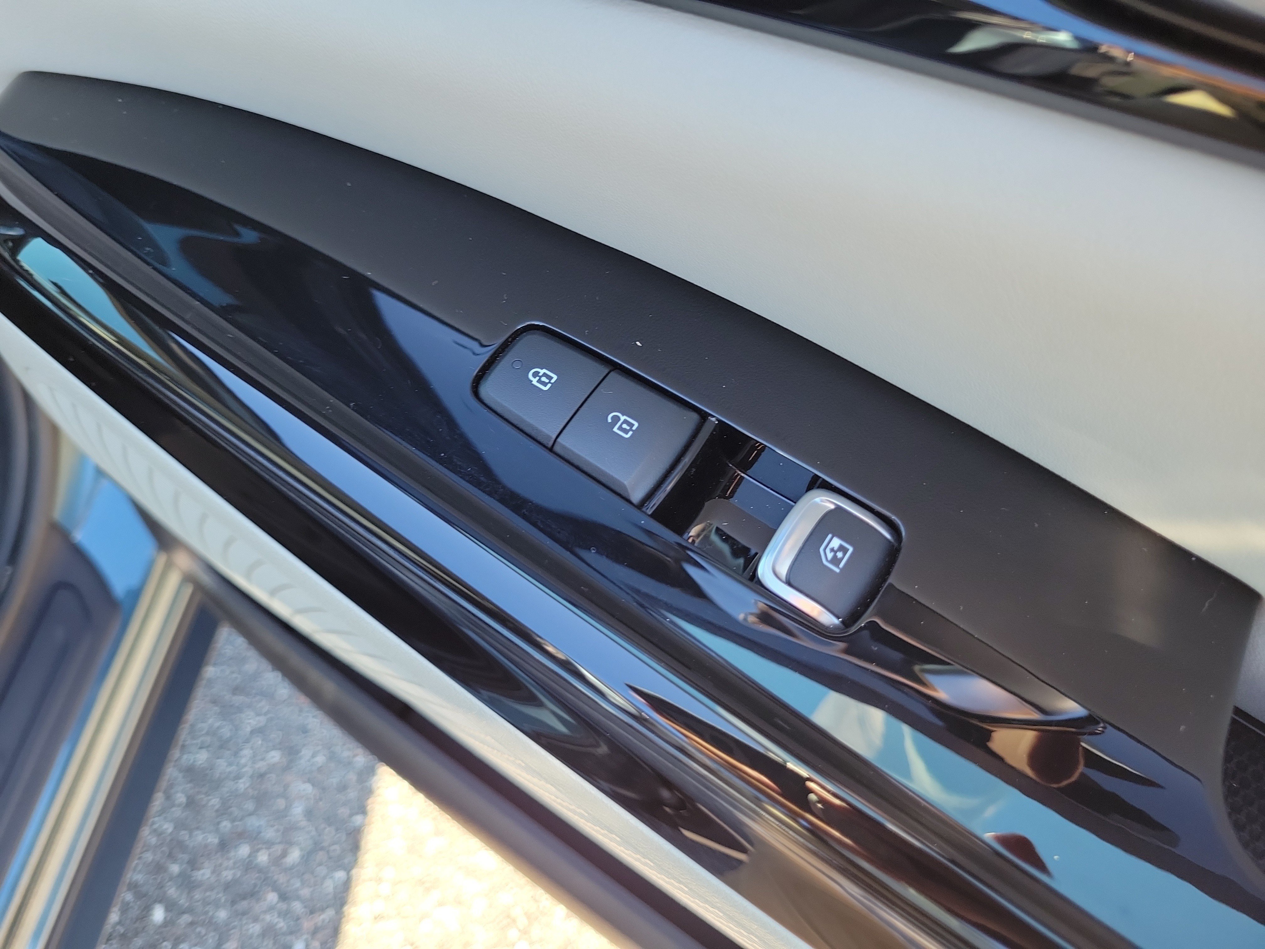 Certified 2024 Kia Carnival SX Prestige FWD image 11