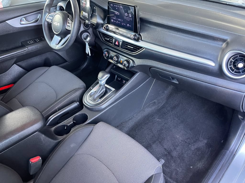 Used 2022 Kia Forte LXS FWD image 26
