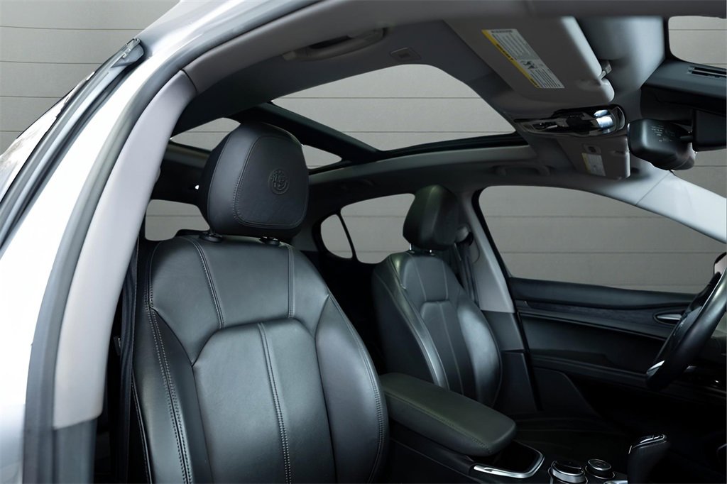 Used 2021 Alfa Romeo Stelvio Sprint w/ Nero Edizione image 30