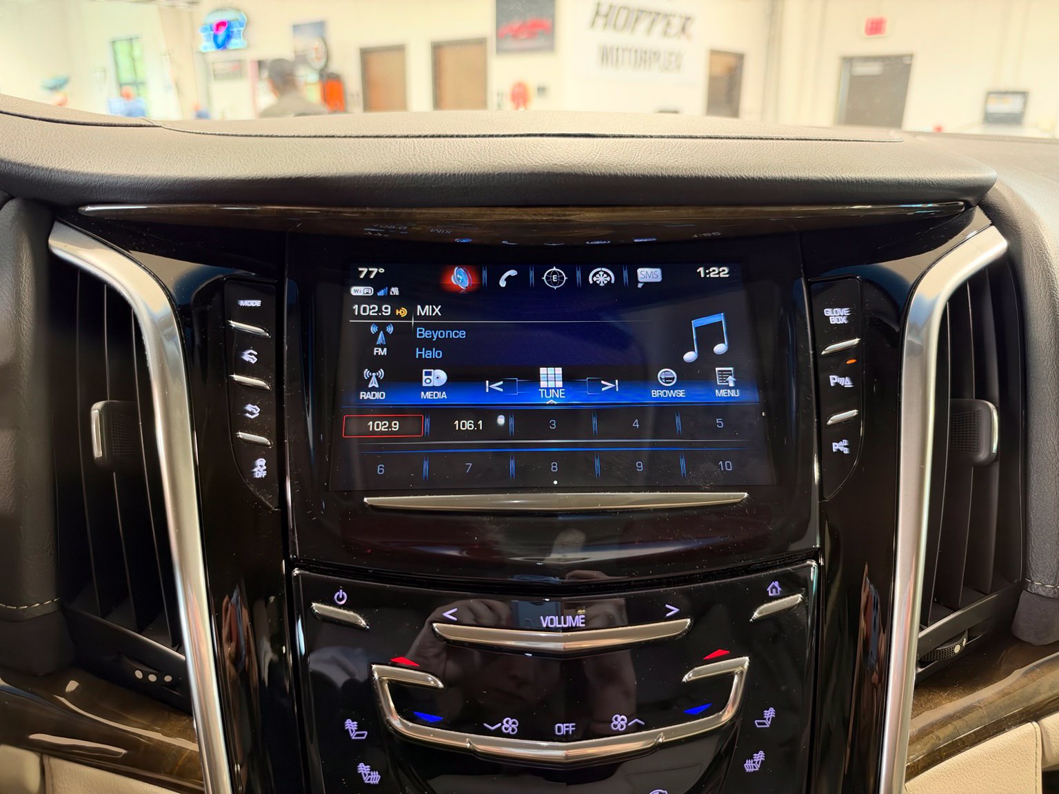 Used 2019 Cadillac Escalade 2WD image 25