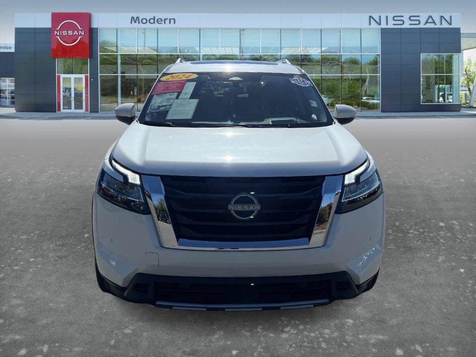Certified 2024 Nissan Pathfinder Platinum w/ Cargo Package AWD/4WD image 2