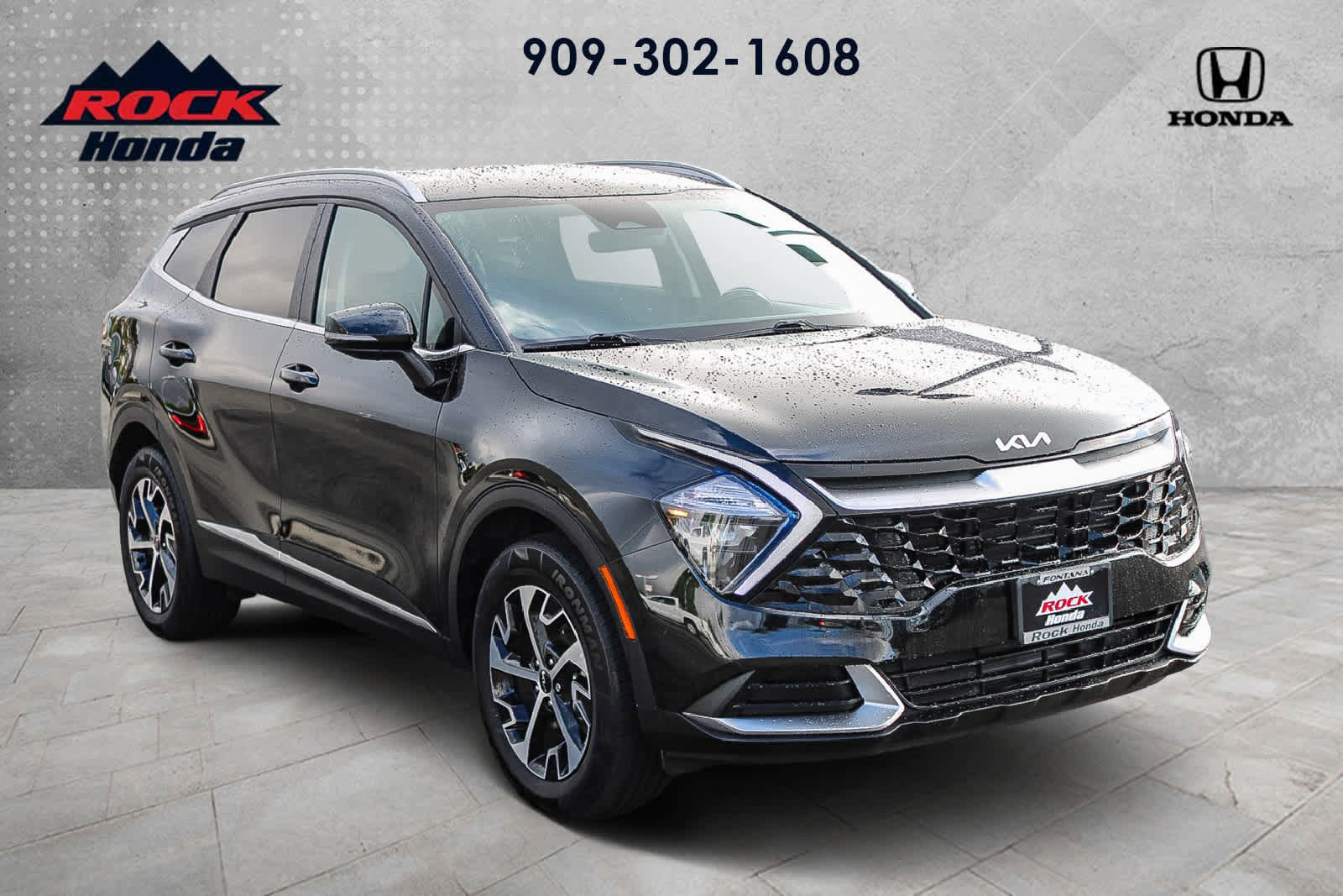 Used 2023 Kia Sportage EX image 3