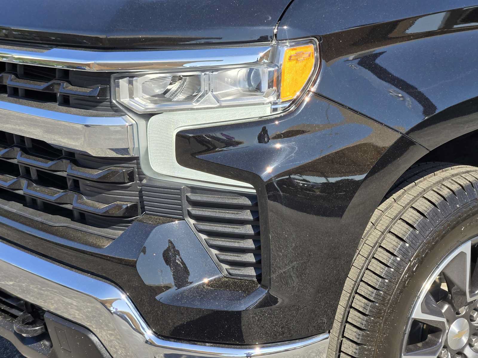 Certified 2024 Chevrolet Silverado 1500 LT w/ Z71 Off-Road Package AWD/4WD image 9