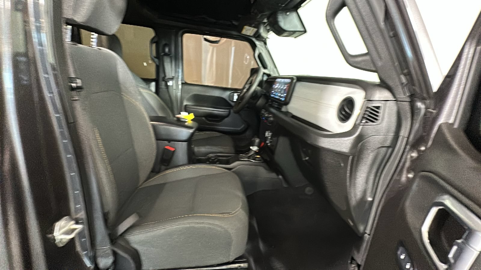 Used 2024 Jeep Wrangler Unlimited w/ Convenience Group AWD/4WD image 34