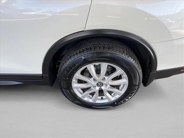 Used 2017 Nissan Rogue SV w/ SV Premium Package image 22