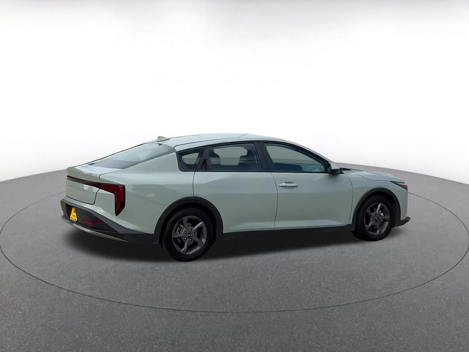 Used 2025 Kia K4 FWD image 12