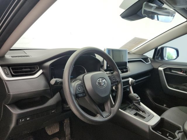 Used 2025 Toyota RAV4 XLE w/ Convenience Package FWD image 12