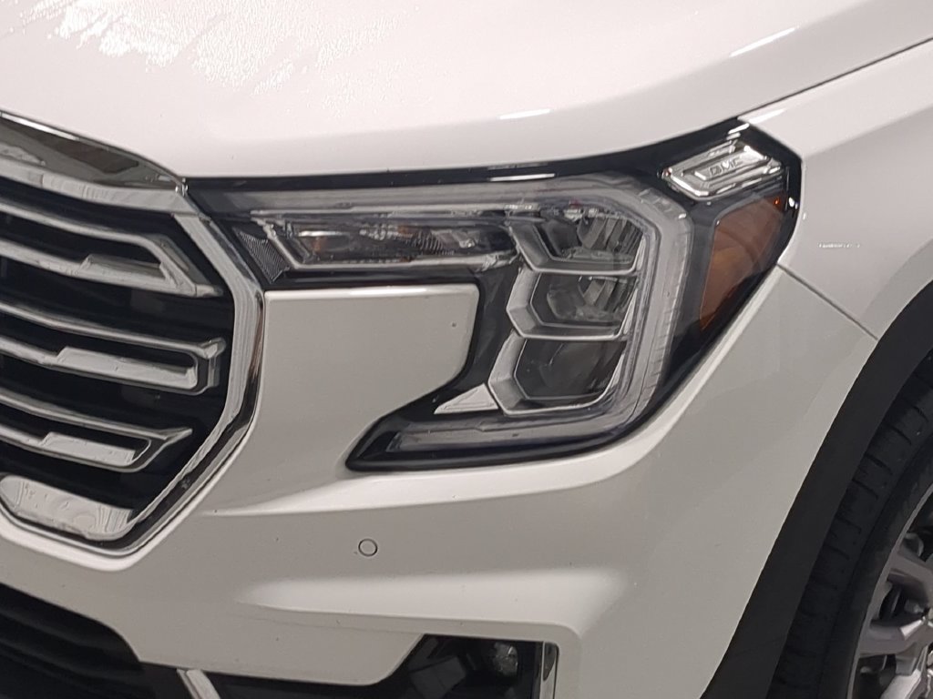 Used 2023 GMC Terrain SLT w/ Tech Package AWD/4WD image 14
