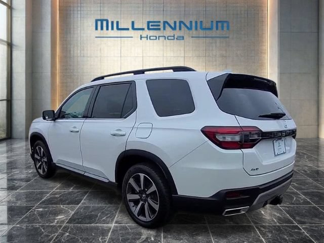 Certified 2023 Honda Pilot Elite image 3