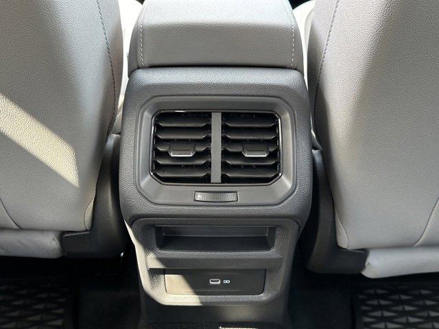 New 2024 Volkswagen Taos SE image 17