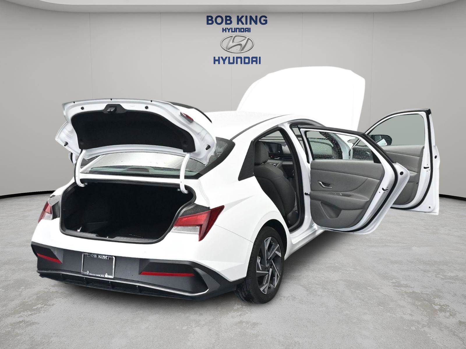 Certified 2025 Hyundai Elantra Sport image 30