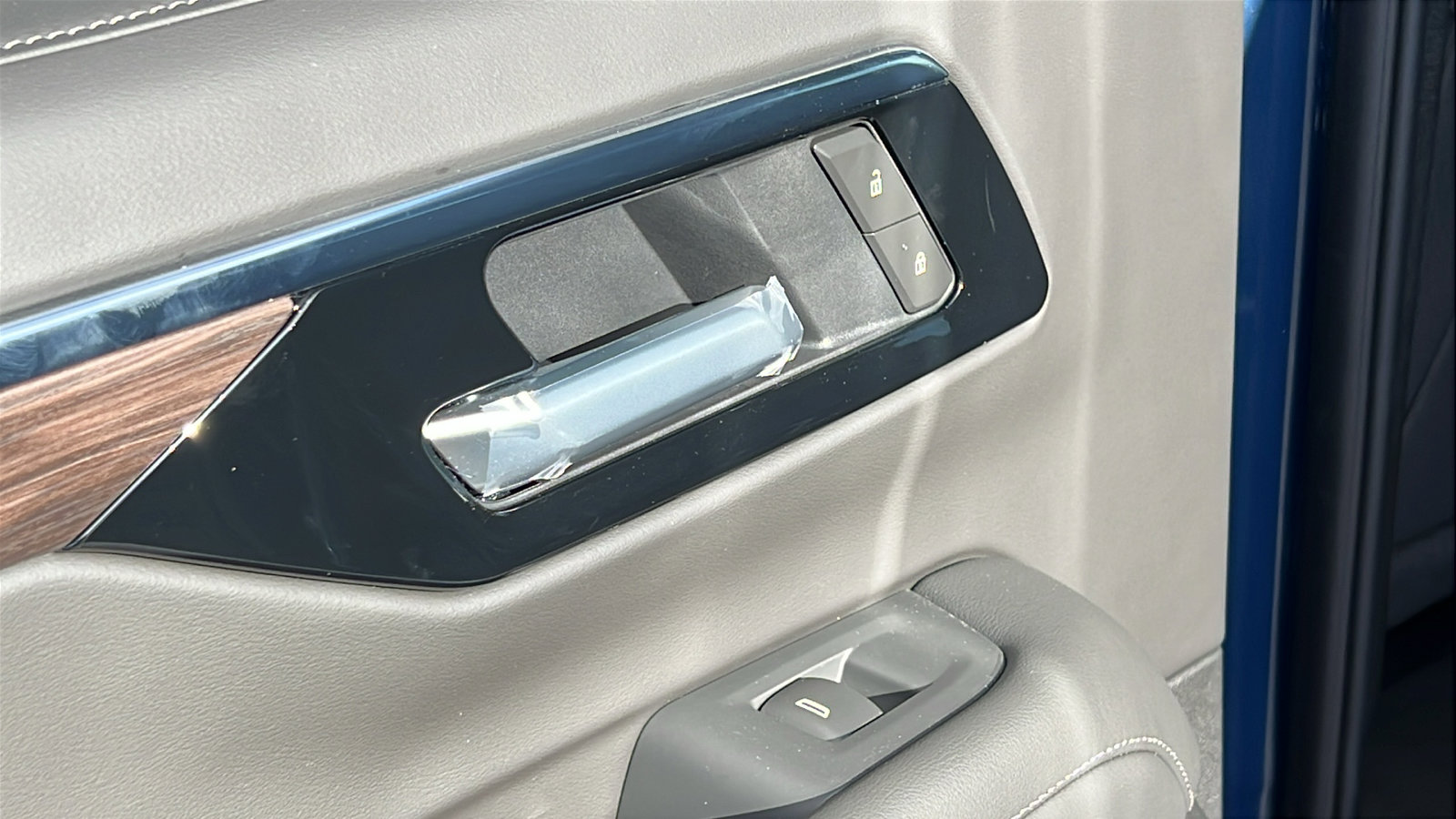 New 2026 Chevrolet Suburban LS image 13