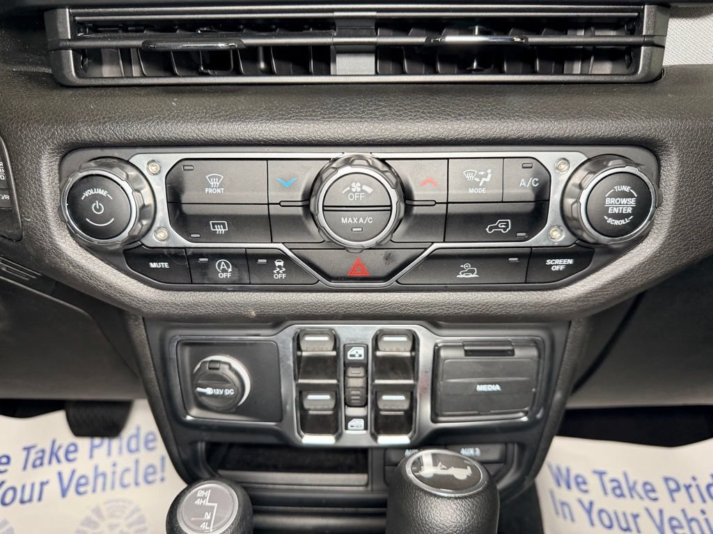 Used 2024 Jeep Wrangler Unlimited Sport AWD/4WD image 18