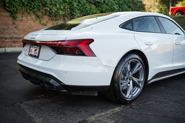 Used 2022 Audi e-tron GT Premium Plus image 9