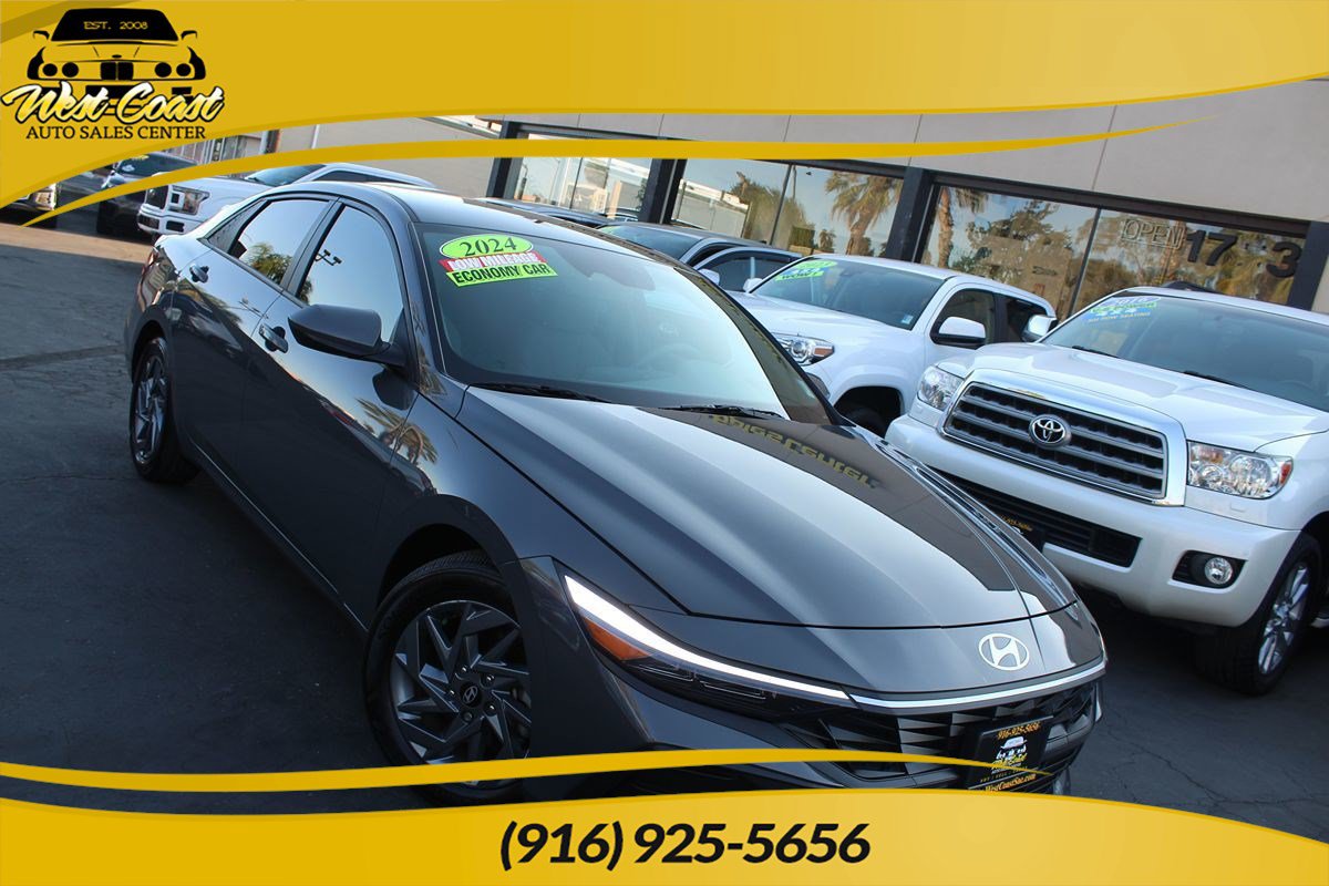 Used 2024 Hyundai Elantra SEL FWD image 1