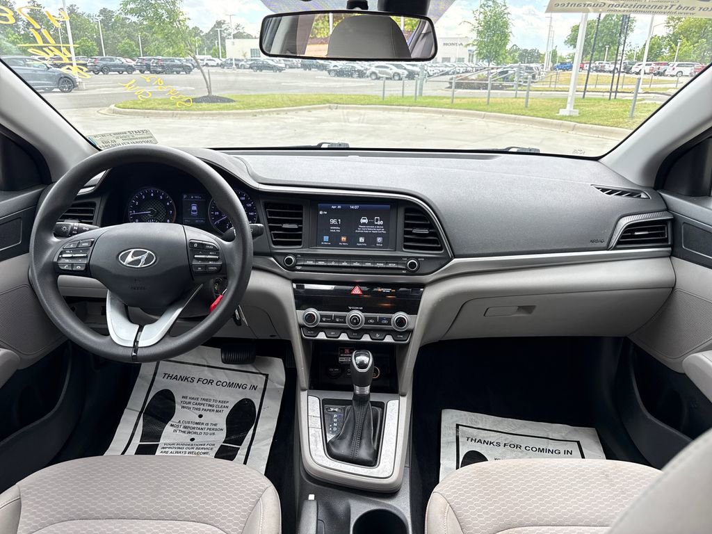 Used 2020 Hyundai Elantra SEL image 16