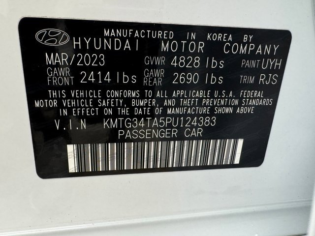 Used 2023 Genesis G70 2.0T image 29