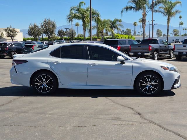 Used 2024 Toyota Camry SE image 4
