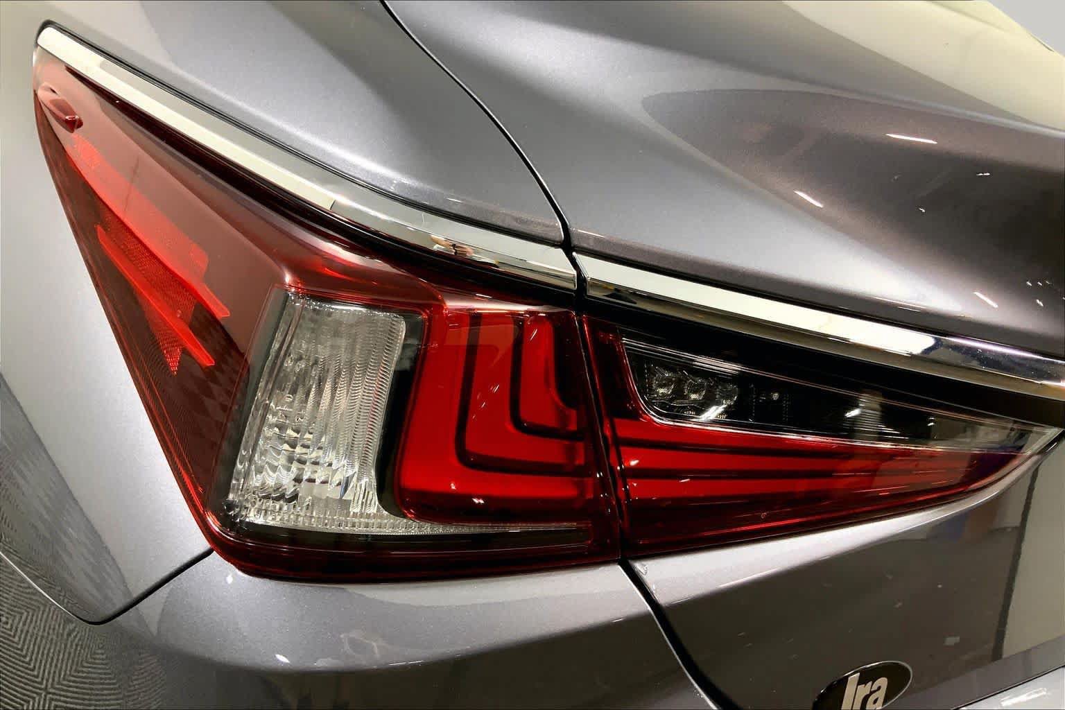 Used 2019 Lexus ES 350 w/ Premium Package FWD image 29