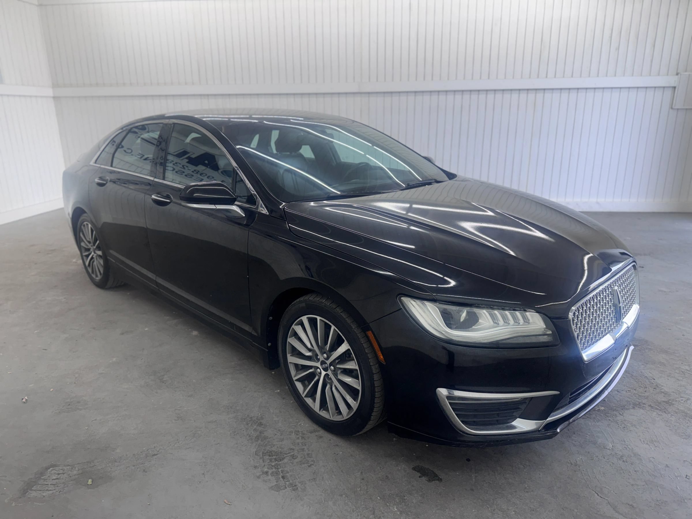 Used 2017 Lincoln MKZ Premiere FWD image 3